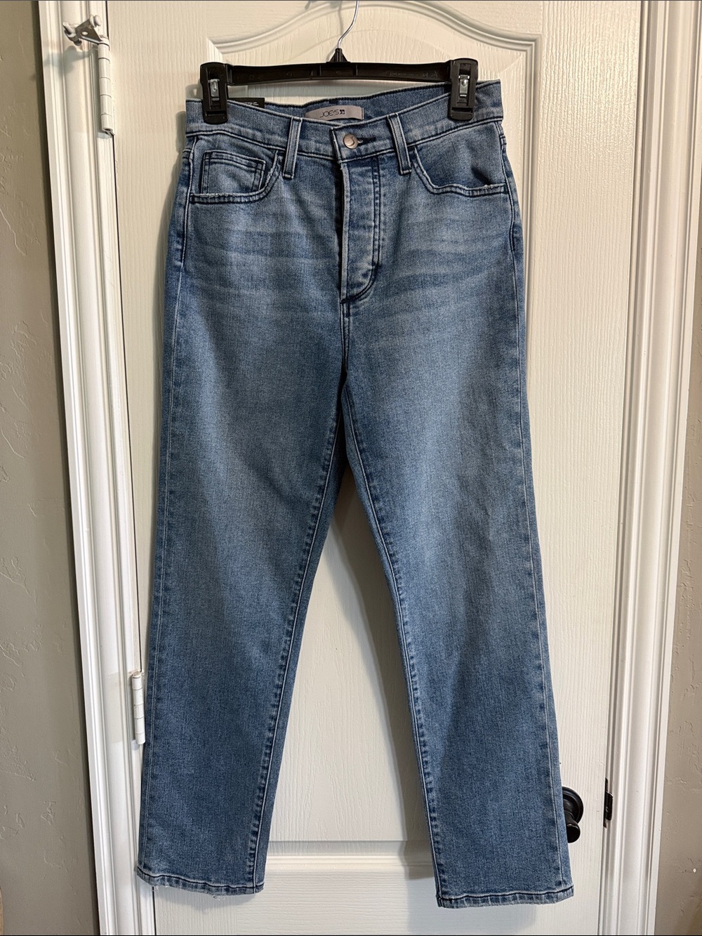 Joe’s Straight Leg Blue Jeans